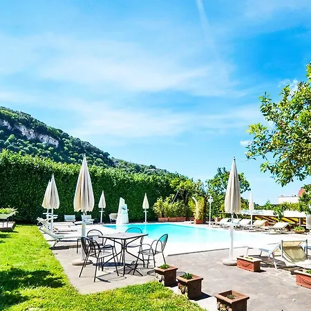 Holiday home Limoneto E Sorrento
