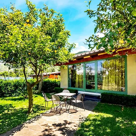 Holiday home Limoneto E *