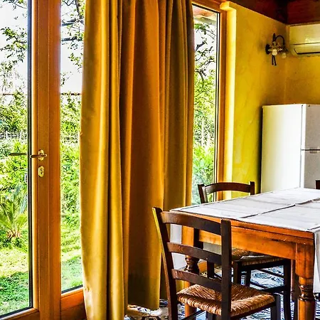 Holiday home Limoneto E